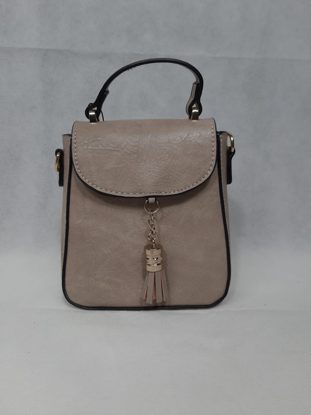 01B85625-6BFF-48C1-9EBC-EC9CEA724A2E