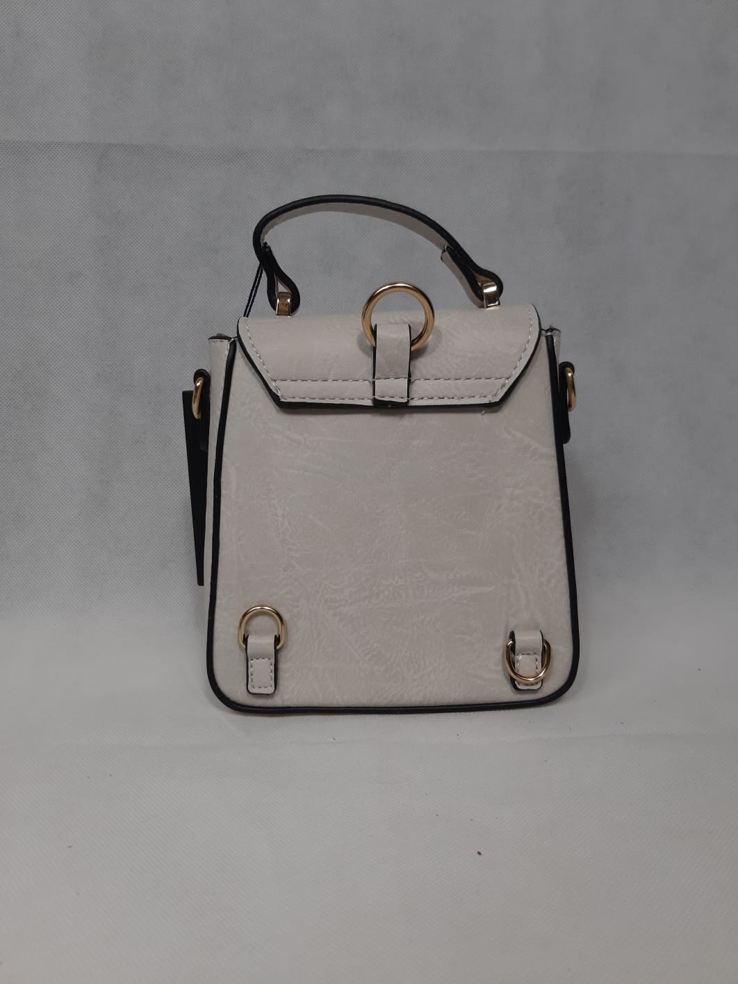 3077B241-9E4F-40B3-8C0A-8F2382A2E448