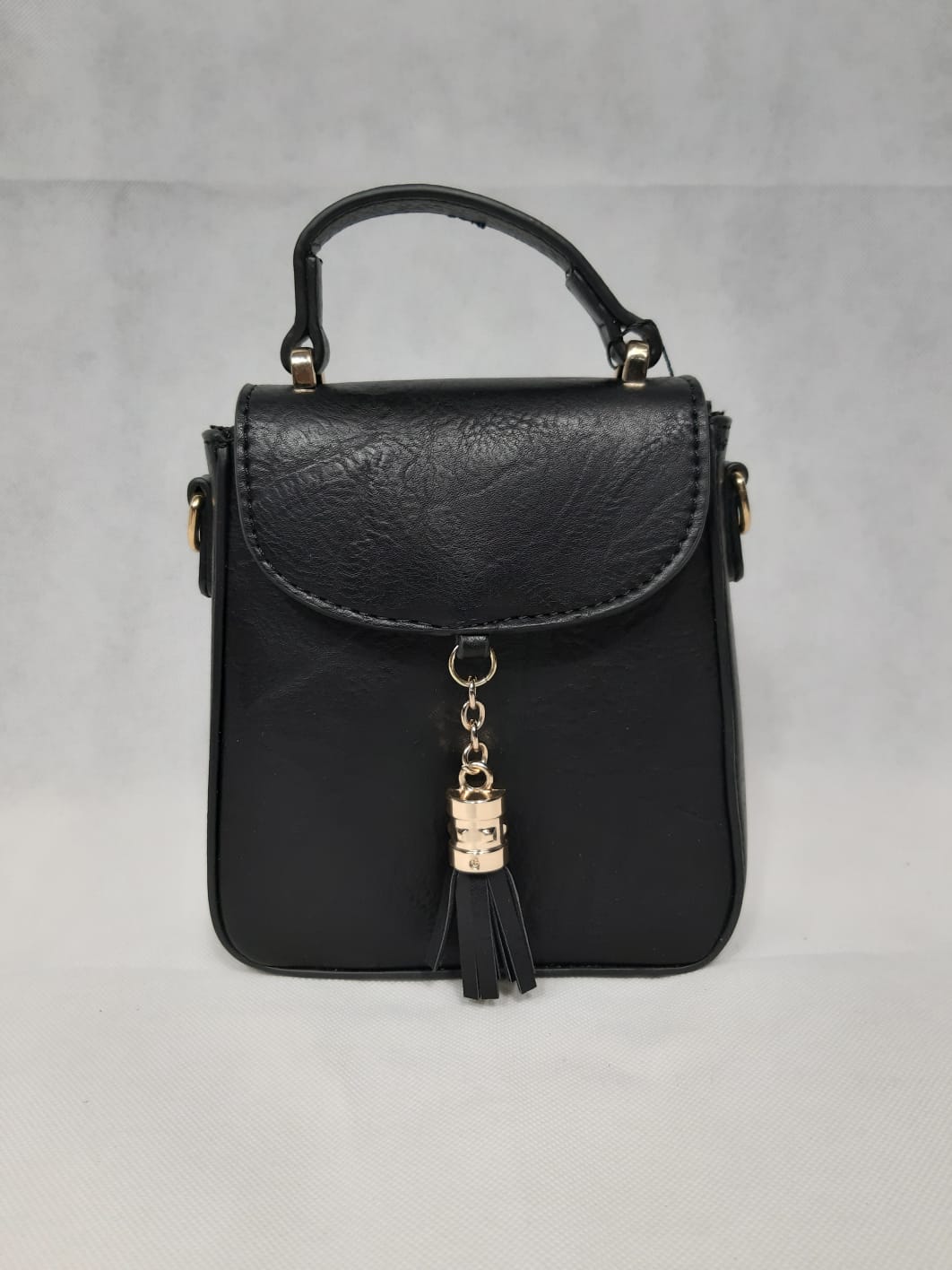 DCB0E3D1-7CAC-42F2-8F76-5ECBED42F267