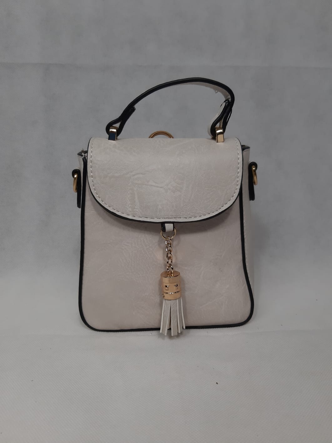 E62FD2DA-A4F3-4E5C-A381-B0D903A65B5B